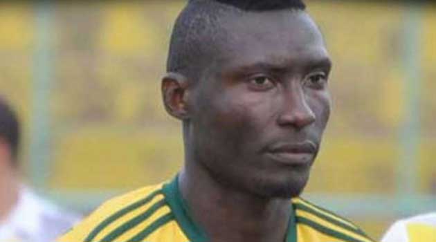 Calciatore camerunense ucciso con una pietrata lanciata dagli spalti mentre giocava