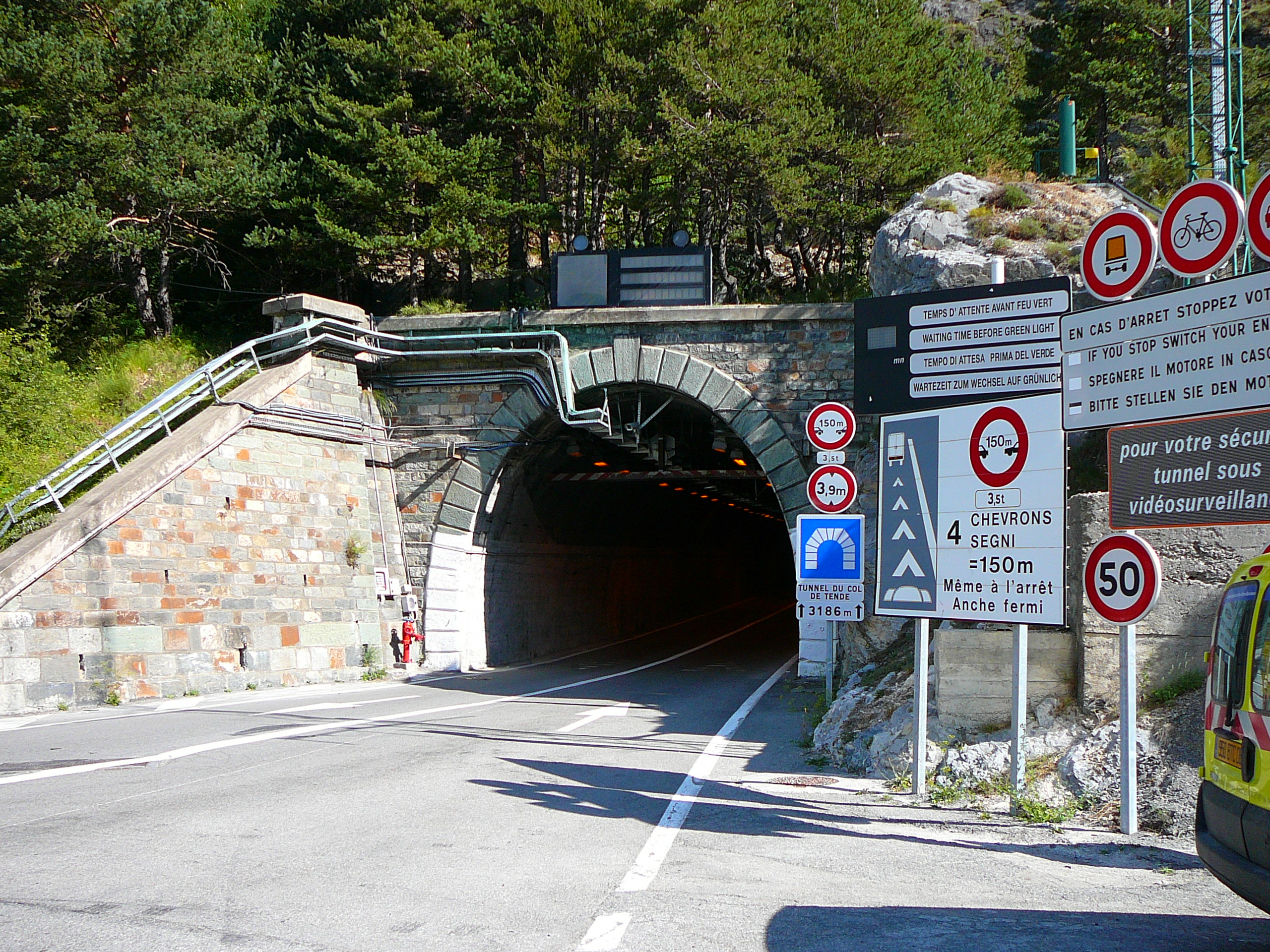 La galleria del Col di Tenda chiusa per un'infiltrazione d'acqua