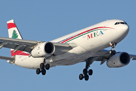 Falso allarme bomba: aereo atterra a Fiumicino, scalo paralizzato