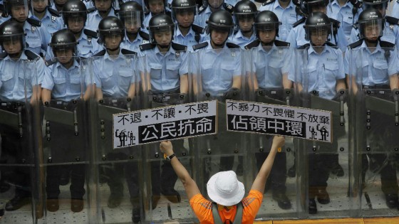 Hong Kong in piazza, la Cina al mondo: 