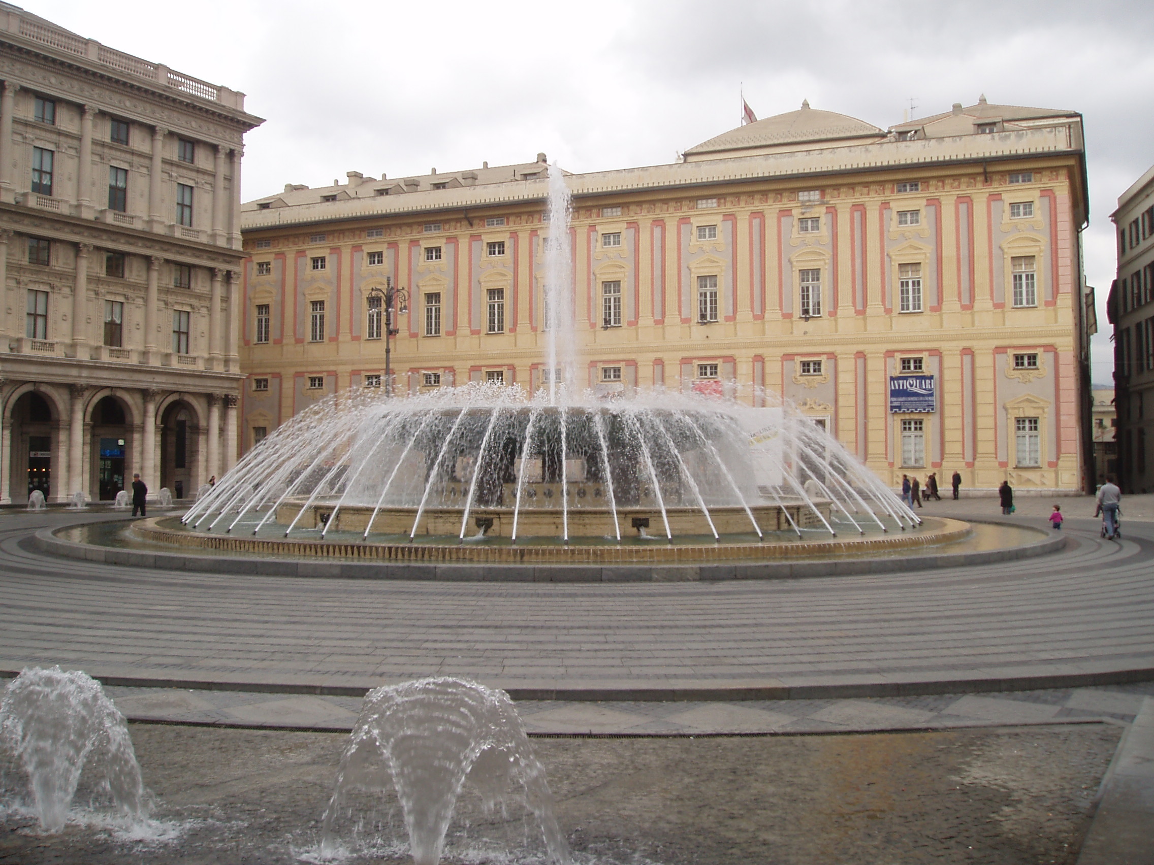 Tour della Vista a Genova, venerdì esami gratuiti in Piazza de Ferrari