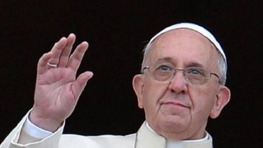 Il Papa apre il Sinodo con Twitter: 