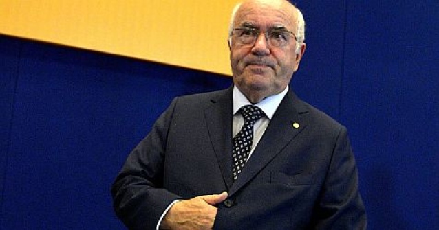 Tavecchio, sei mesi di squalifica dall'Uefa ma non si dimette dalla Figc