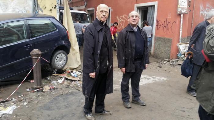 Alluvione, Bagnasco a Borgo Incrociati e riceve la telefonata dal Papa