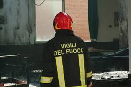 Vigili del fuoco, comando avanzato in piazza delle Americhe