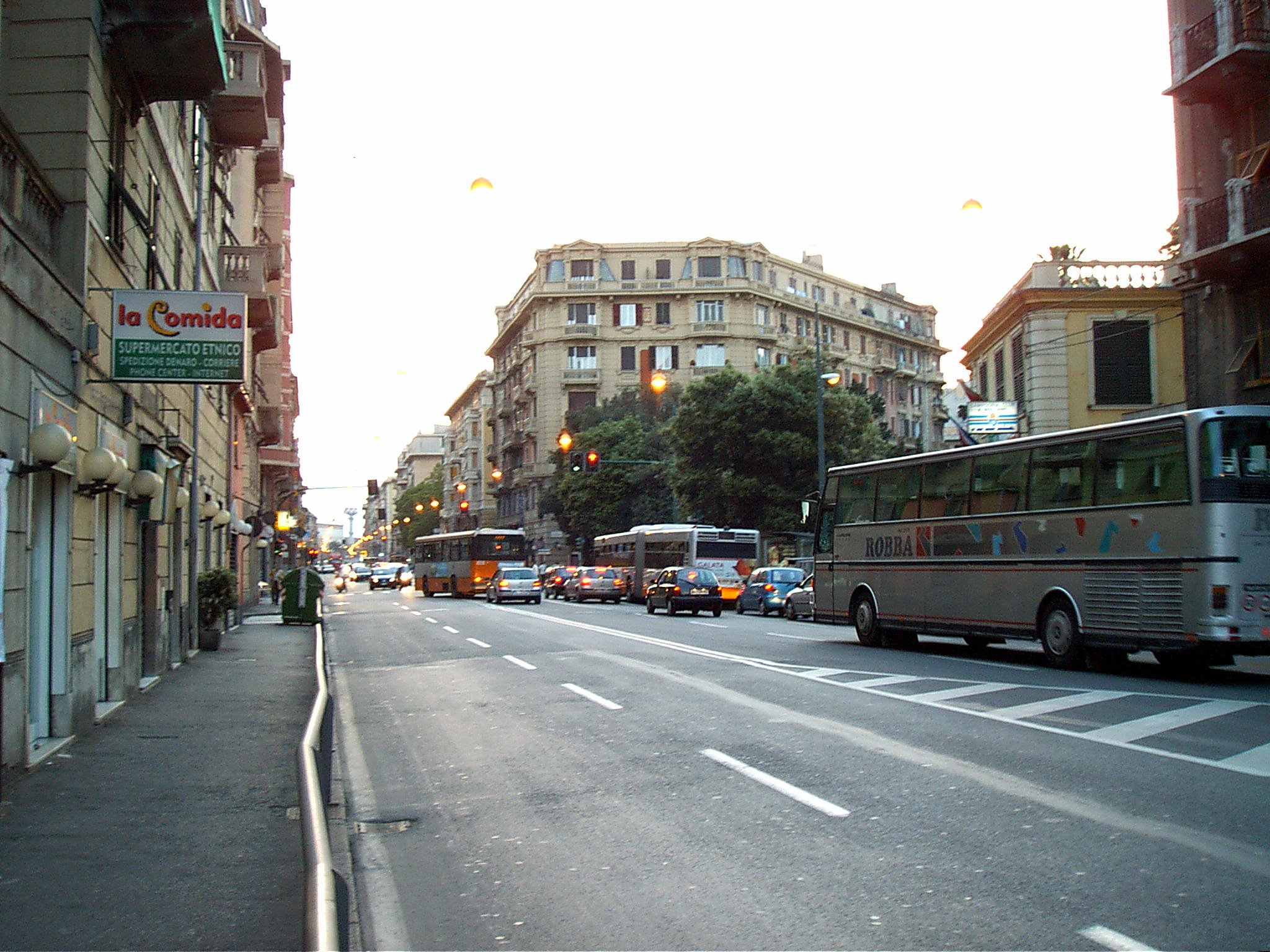 Rissa con tre feriti su autobus a Cornigliano