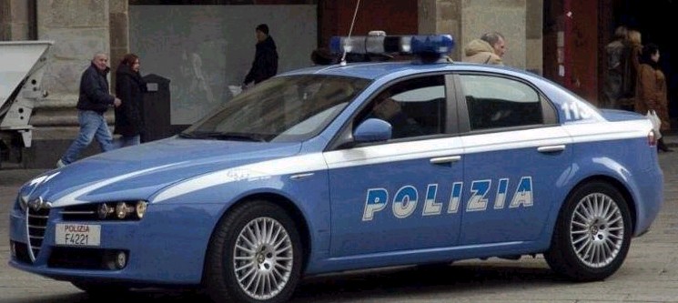 Ruba jeans stesi, arrestato un 36enne a Genova