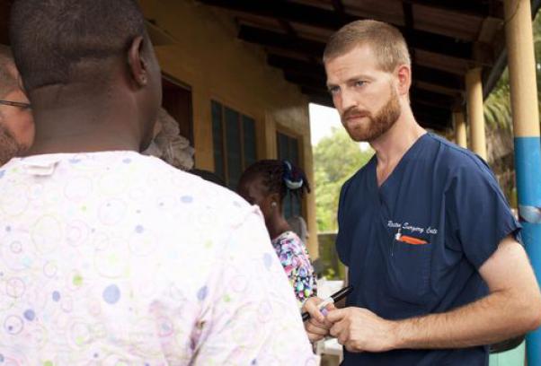 Ebola: guarito cameramen Nbc, si era ammalato in Liberia  