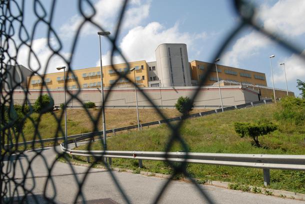 Presidio antagonista davanti al carcere di Pontedecimo