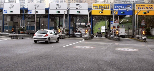 Genova Bolzaneto, uscita autostradale chiusa per due notti consecutive