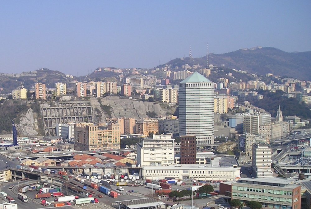 Genova, domani scuole riaperte e lezioni regolari