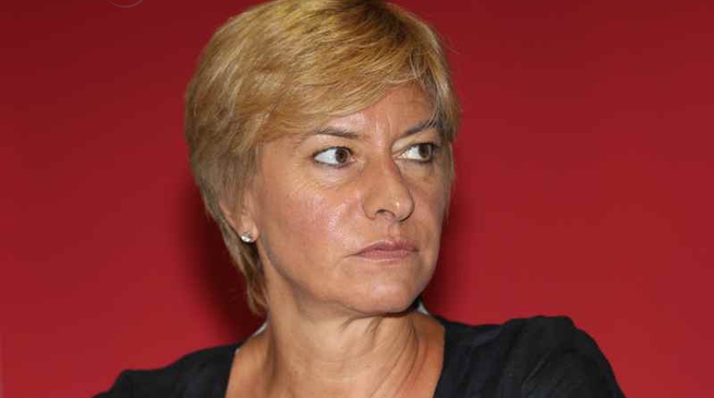 La Procura di Roma apre un fascicolo sul volo del ministro Pinotti