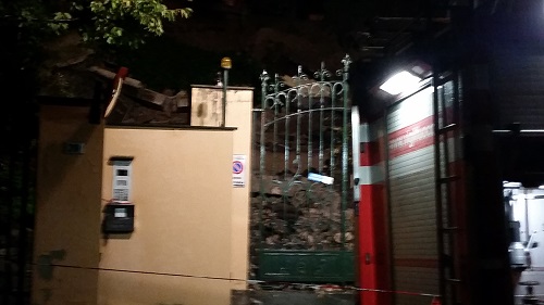 Frana ad Albaro, crolla un muraglione tra via Trento e via Riboli