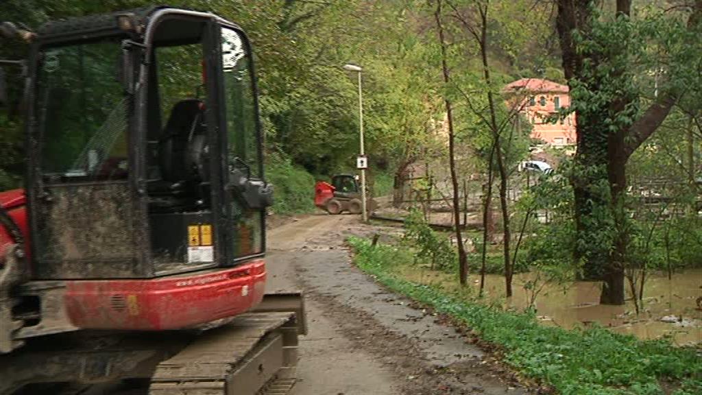 Frane, riapre strada della Scoglina. Ancora 45 sfollati a Leivi