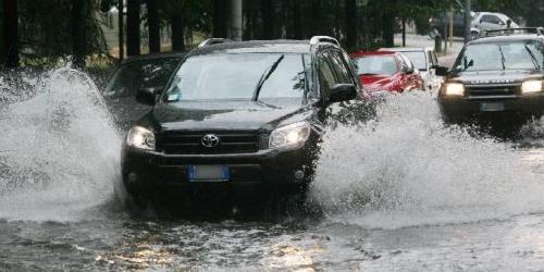 Il maltempo colpisce ancora: black out e allagamenti nel savonese