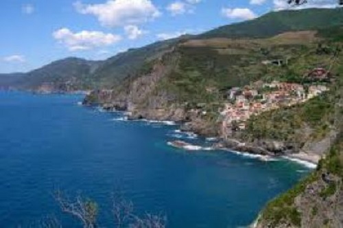 Cadavere in un canale delle Cinque Terre