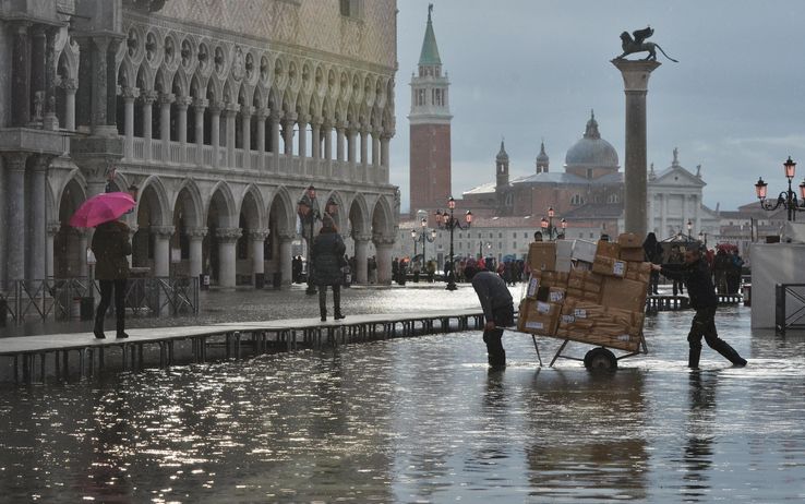 Acqua alta a Venezia, saranno tre giorni di preoccupazione 