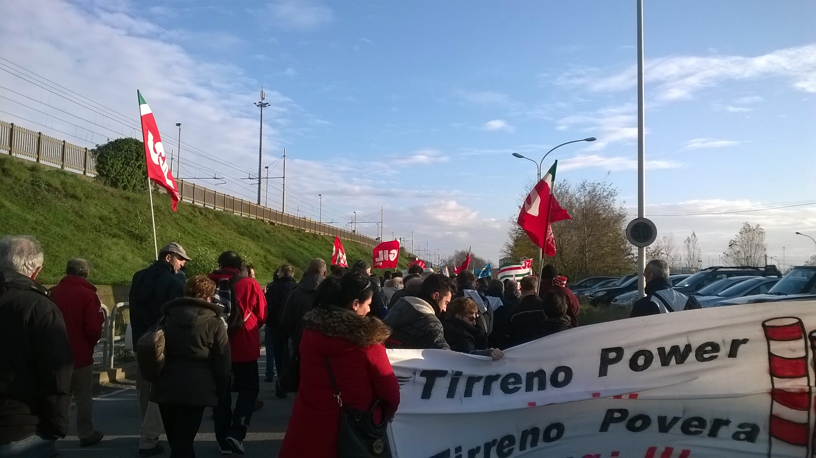 Tirreno Power, i lavoratori in piazza: “Il Governo non sia sordo, ci ascolti”