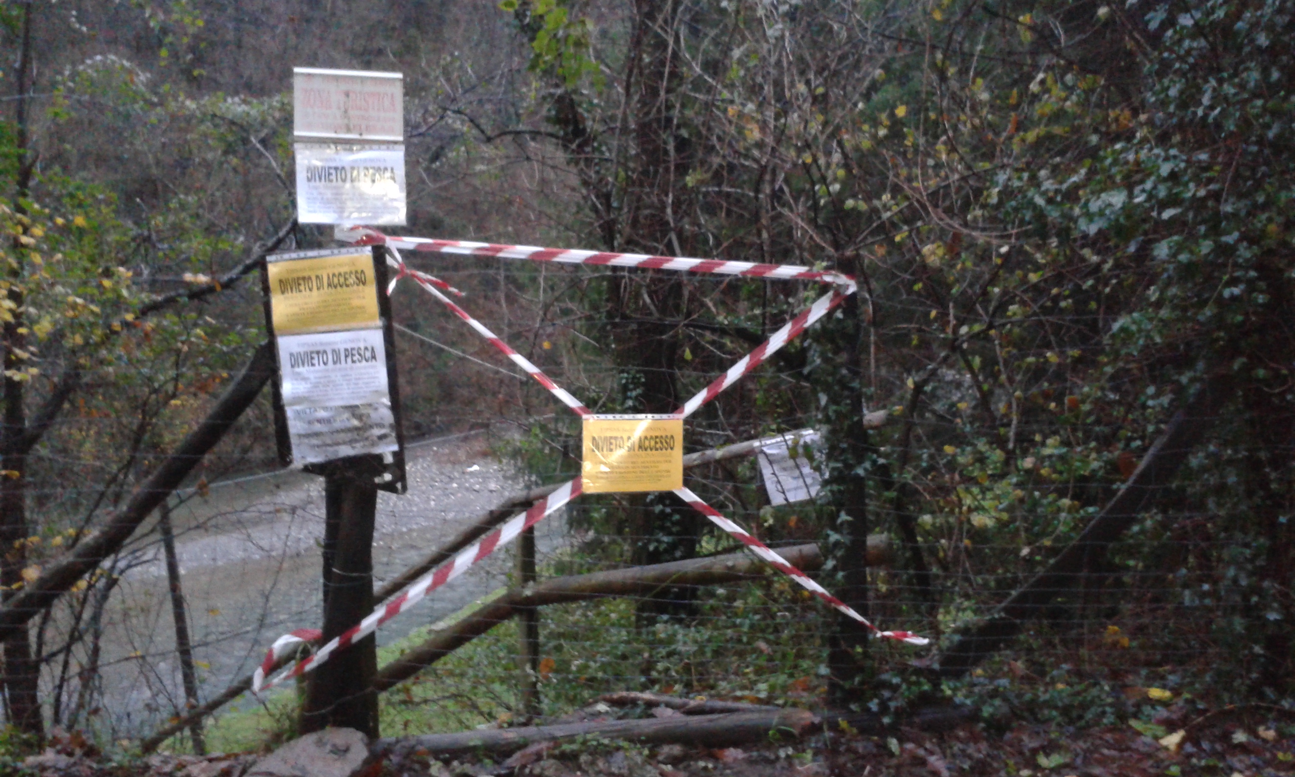 Post alluvione, frane al Lago di Malanotte. Divieto di acceso e pesca