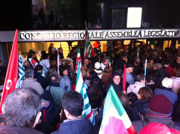 Protesta in Regione dei lavoratori delle Province