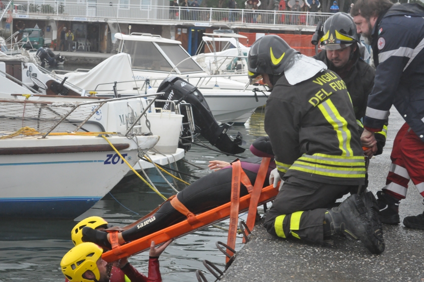 Esercitazione antincendio nel porto di Diano Marina