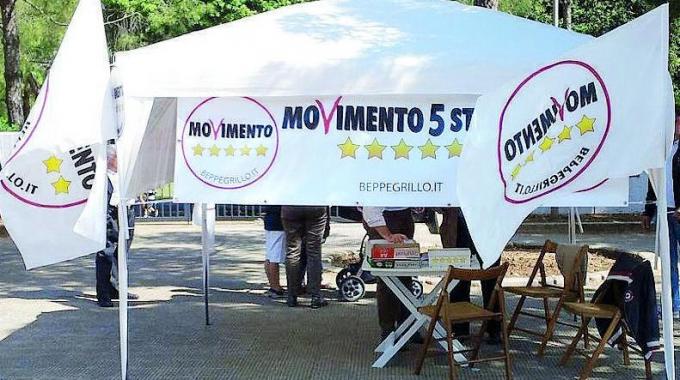 Regionali, un attivista del Movimento 5 Stelle denuncia: 