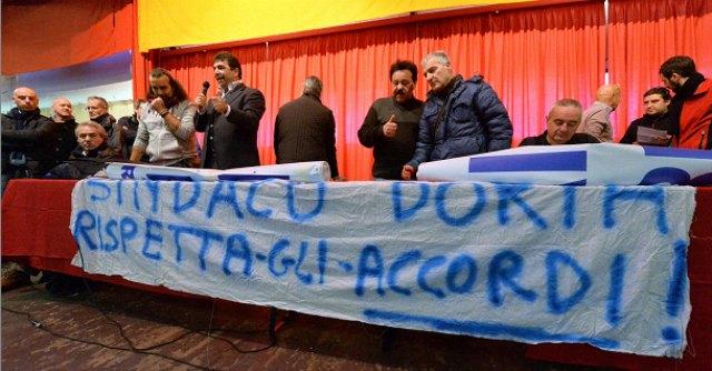 Protesta dei lavoratori Amt in Consiglio Comunale a Genova