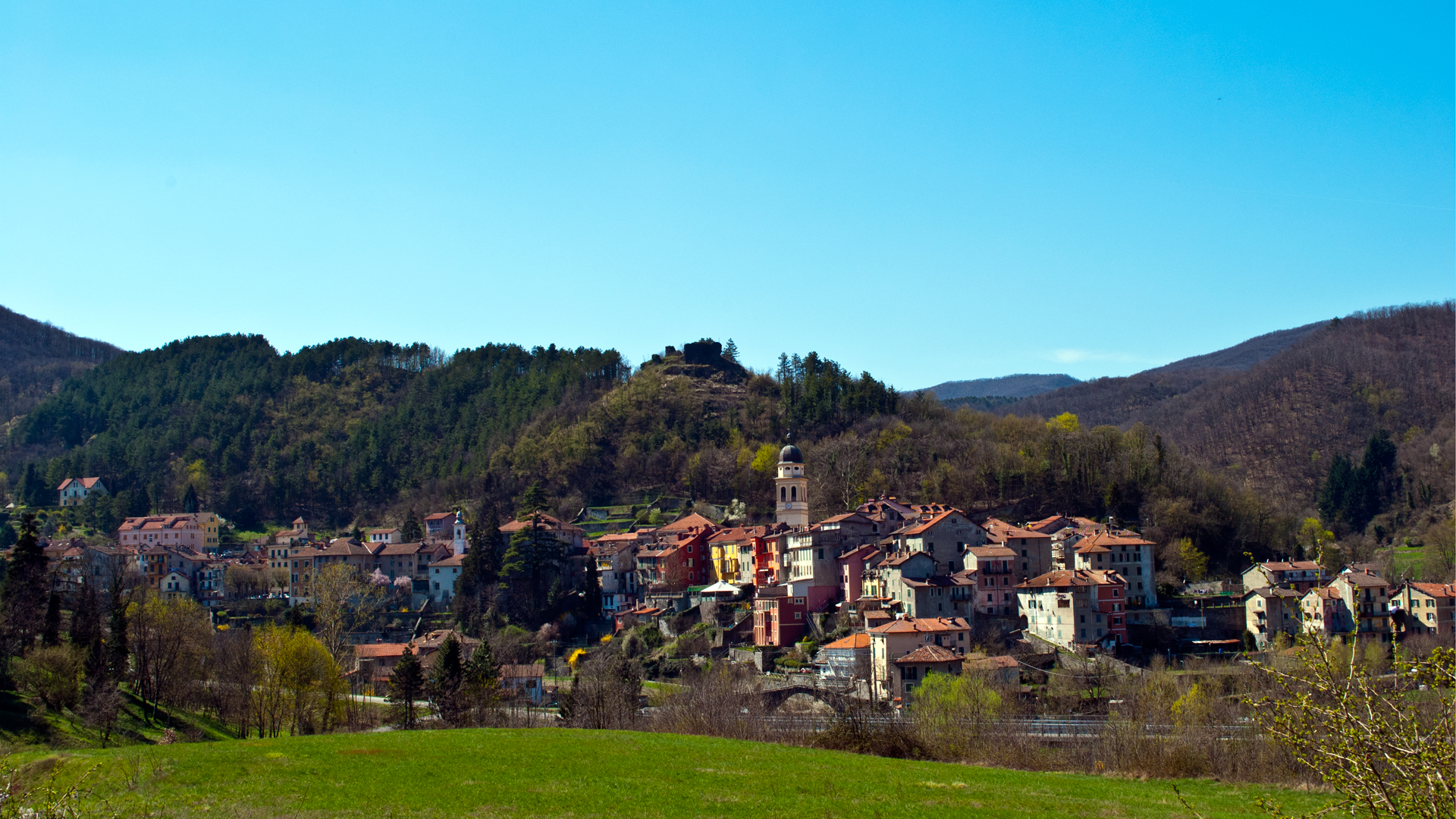 Passo della Bocchetta chiuso sul versante piemontese: rivolta