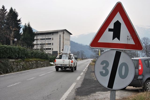 Strada provinciale 50 a Campomorone, da oggi transito a senso unico nei primi 200 metri 