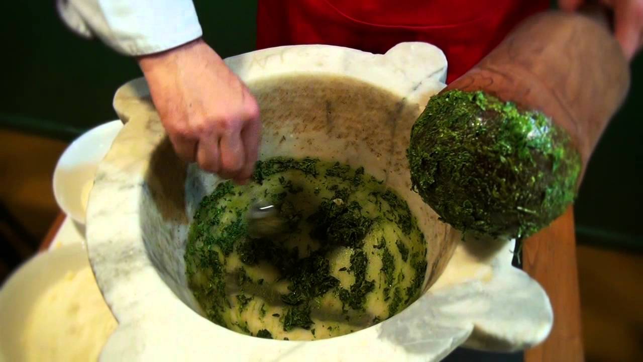 Il Pesto al mortaio può concorrere per diventare Patrimonio Culturale Immateriale dell’Umanità dell’Unesco