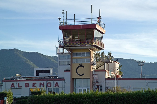 Atterraggio d'emergenza per un ultraleggero al Panero