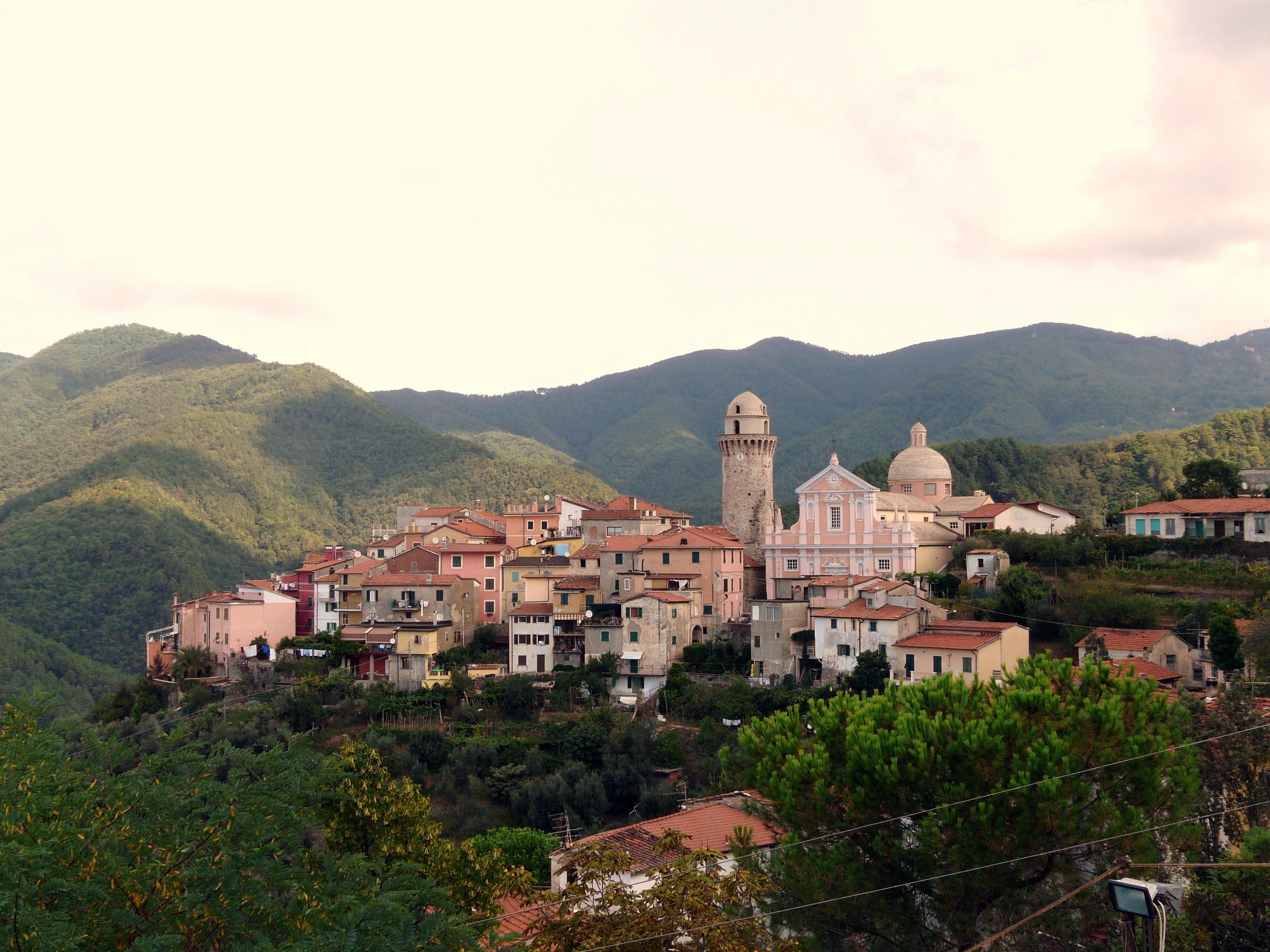 Stasera Viaggio in Liguria tra estremo levante e storie valdostane