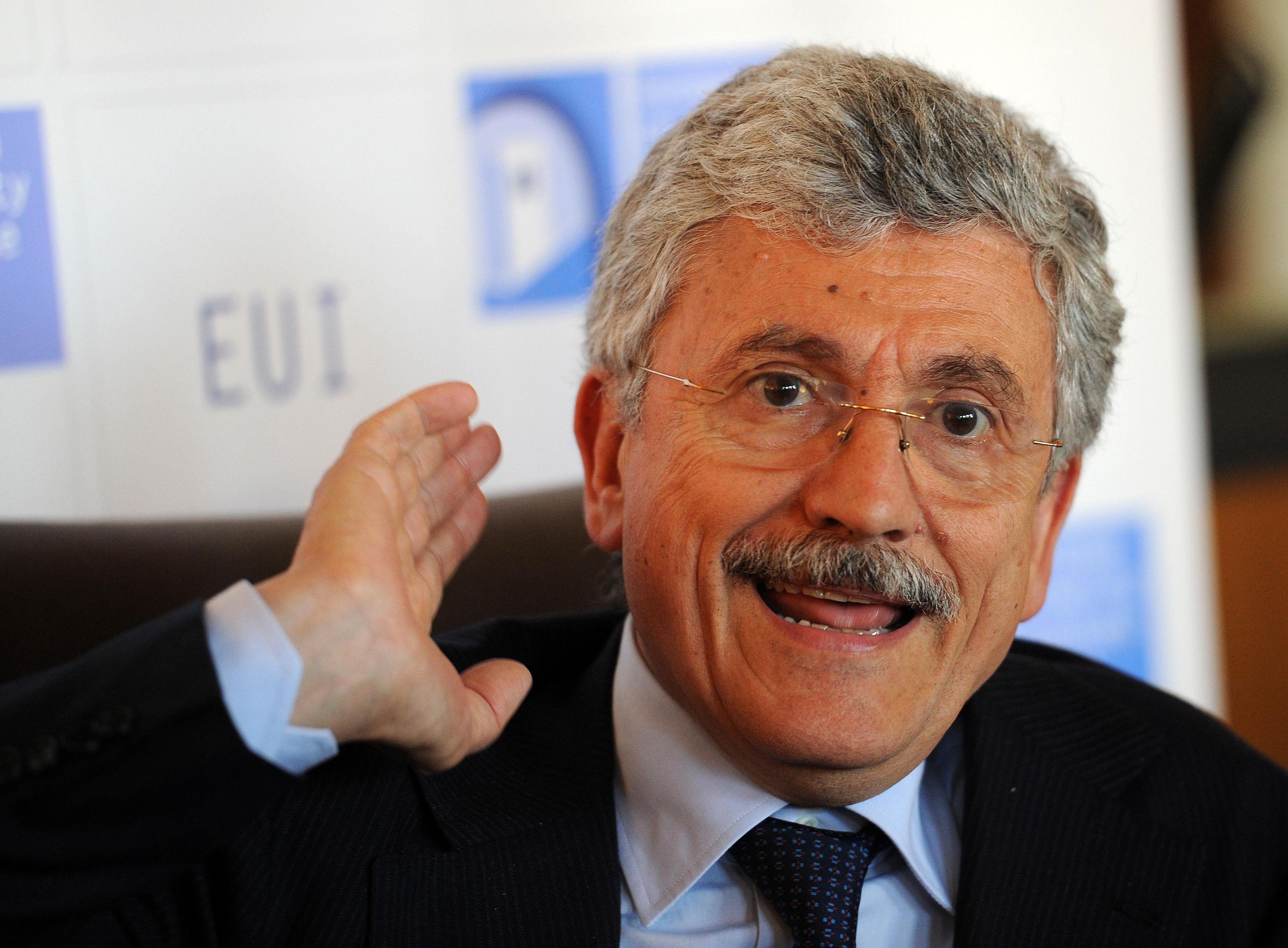 L'attacco di D'Alema a Renzi: 