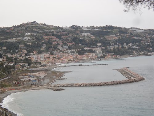 Incidente, si ribalta Tir fra Bordighera e Ospedaletti 