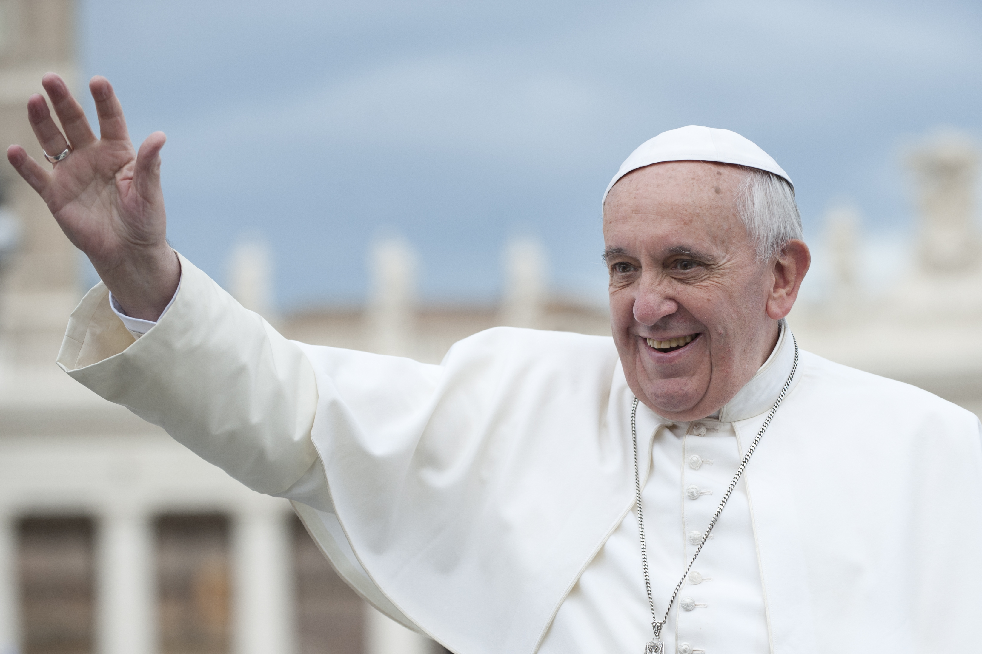 Prato la prima tappa del breve viaggio del Papa verso Firenze