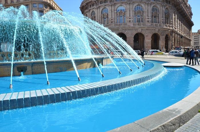 Giornata mondiale di sensibilizzazione sull'autismo, i simboli nelle città si colorano di blu