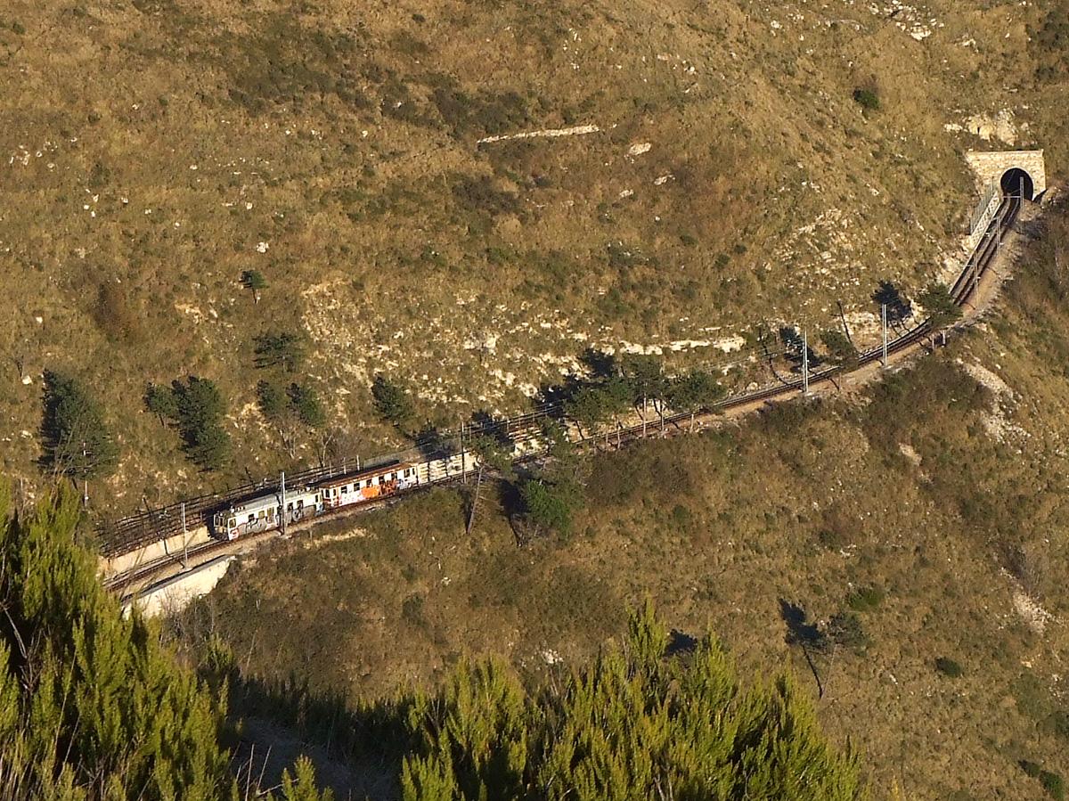 Stasera Viaggio in Liguria con Carlin Petrini e la vergogna del trenino