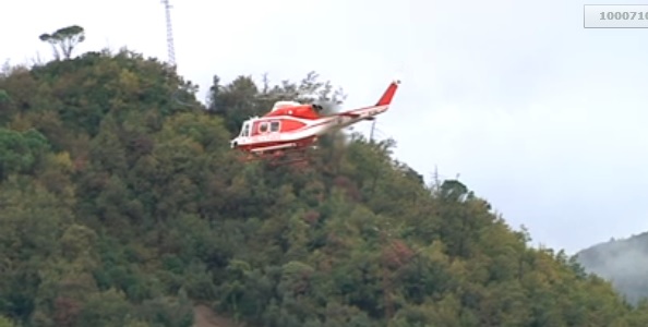 San Pietro Vara, auto esce di strada e rovina nel fiume