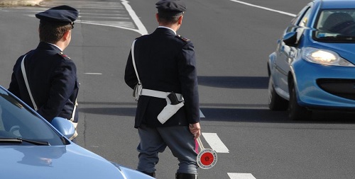 Evade da domiciliari nell'imperiese, arrestato sulla A21