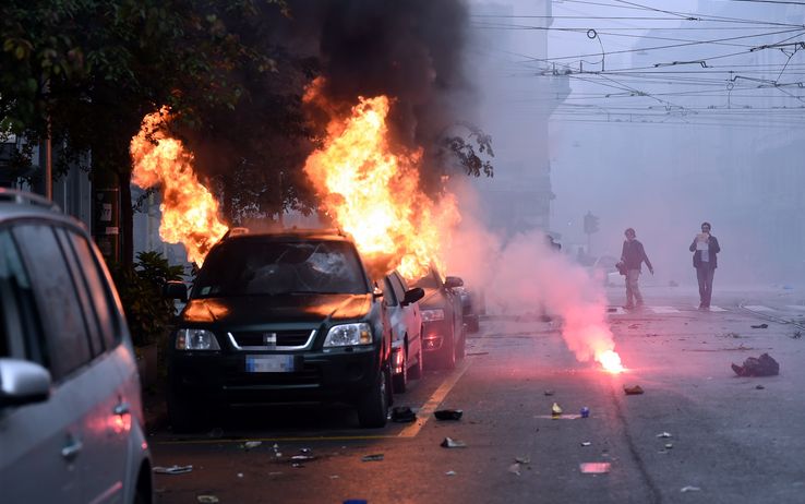 Guerriglia a Milano, un arrestato si dissocia dalle violenze del corteo 