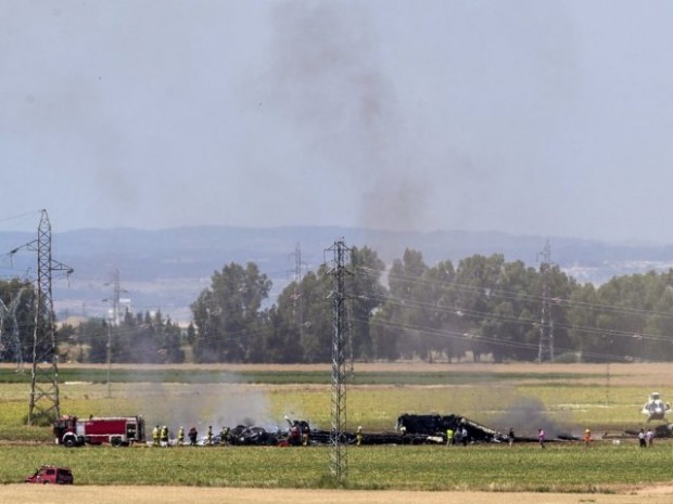 Schianto di un aereo militare a Siviglia, tre morti e due feriti gravi 