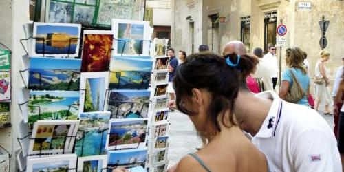 Turismo, 8 italiani su 10 scelgono vacanze in Italia