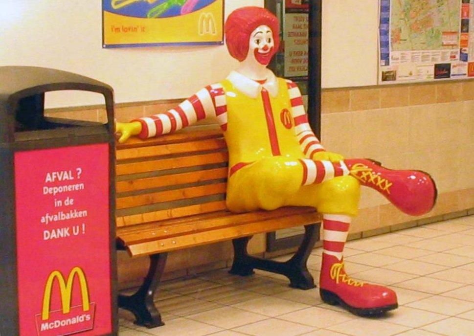  Expo, McDonald's attacca Petrini: 