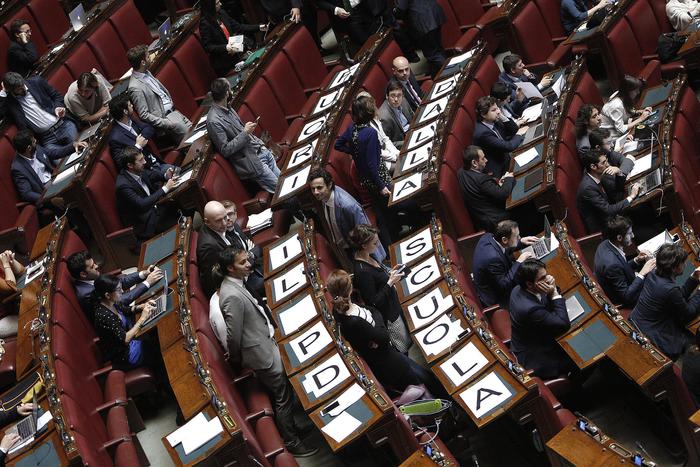 Ddl Scuola, sì della Camera: ora si discute al Senato