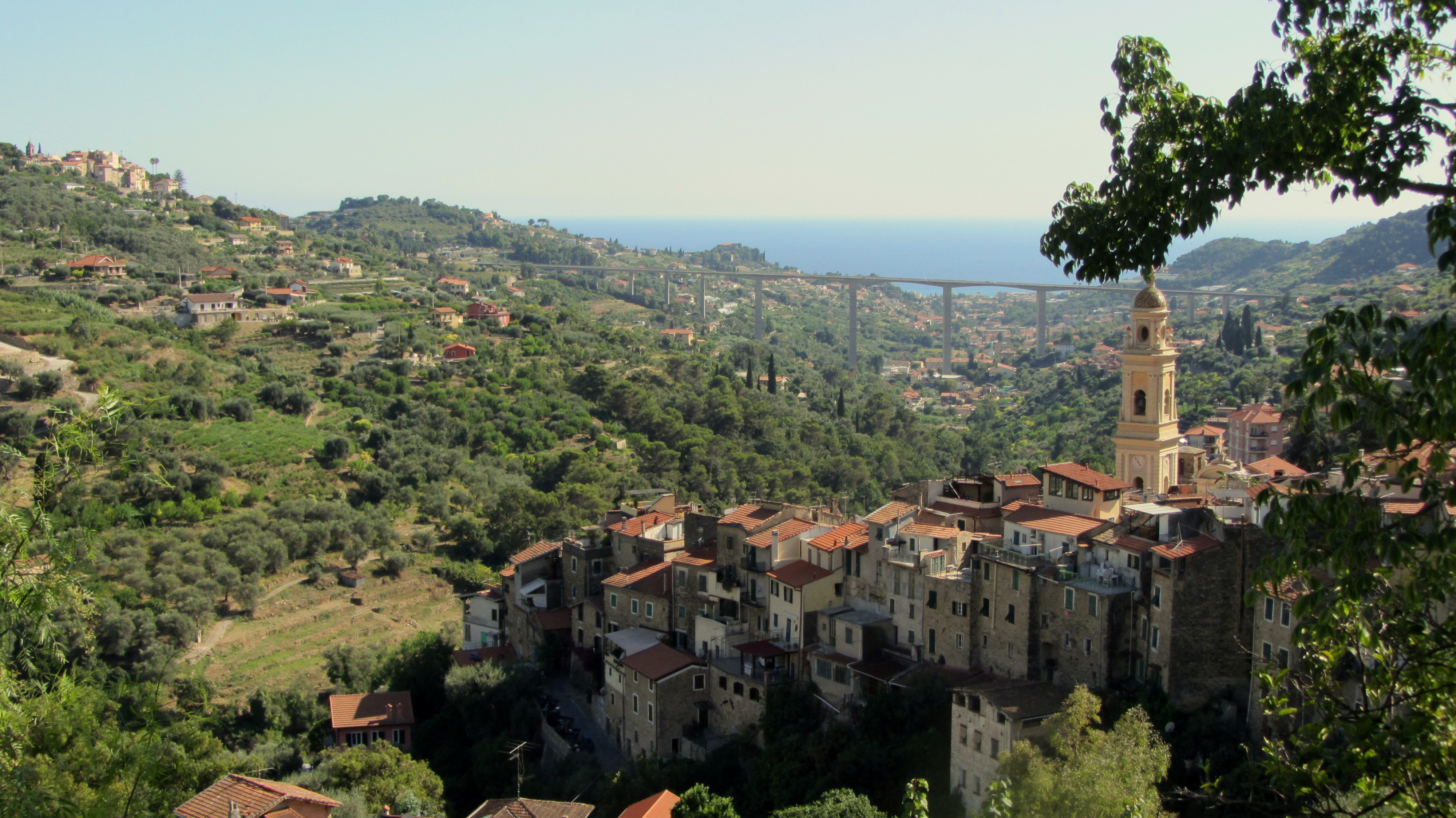 Domani Viaggio in Liguria speciale nell'entroterra di Bordighera