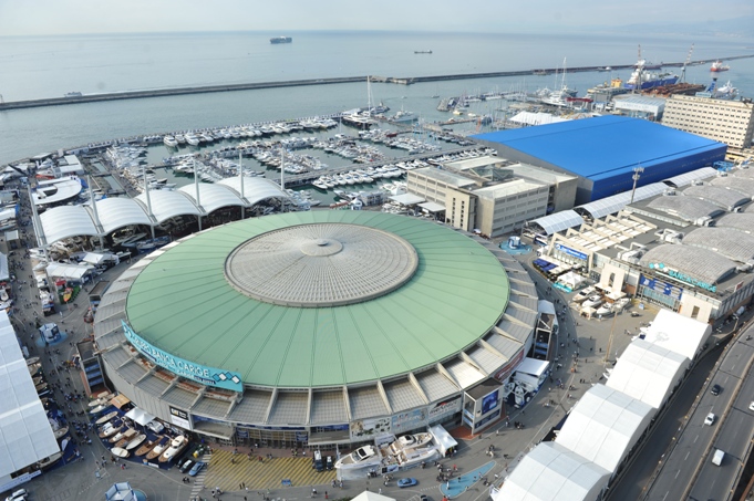 Immigrazione, arrivati 50 profughi alla Fiera di Genova