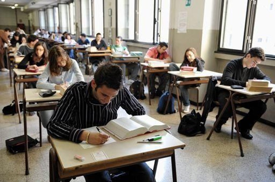 Maturità al via con la prova di italiano 