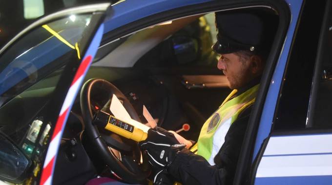 Contromano in autostrada per 8 chilometri: fermato