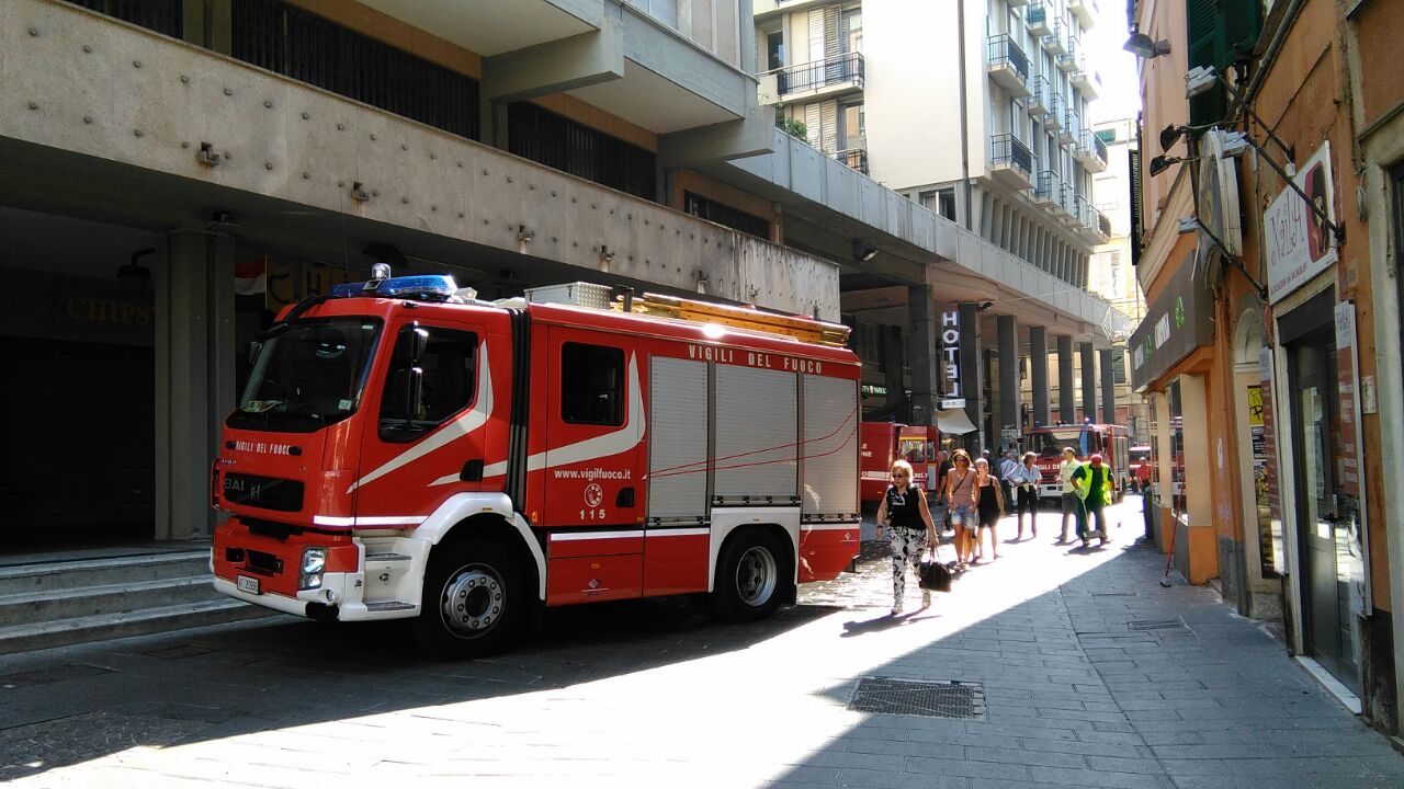 Incendio in un appartamento di Via San Vincenzo: un intossicato