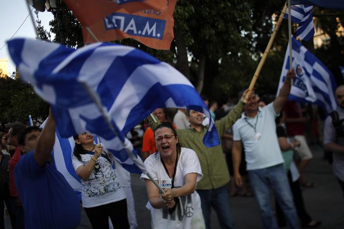 Grecia, banche aperte ma tetto contanti 